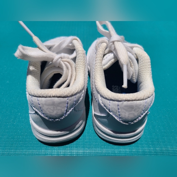 K-Swiss Classic All White Sneaker Sz 6 Toddler - Picture 3 of 5